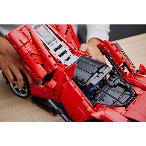 LEGO TECHNIC - FERRARI DAYTONA SP3