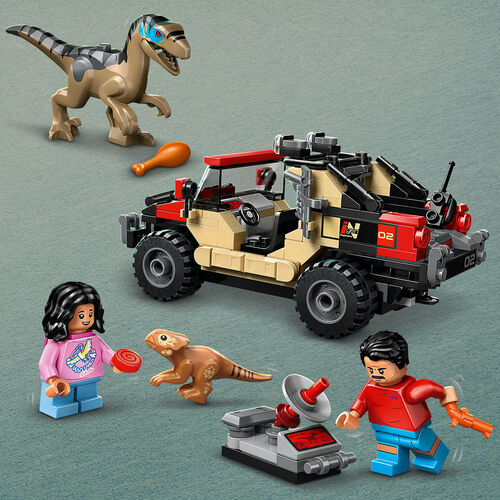 LEGO JURASSIC WORLD – HUIDA EN TODOTERRENO Y RAPTOR AL ACECHO