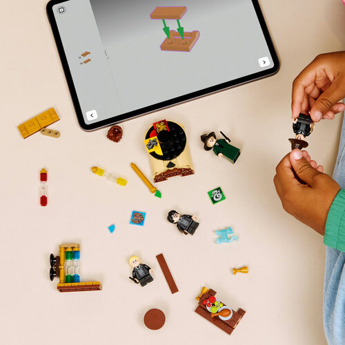 LEGO HARRY POTTER - CASTILLO DE HOGWARTS: CEREMONIA DEL SOMBRERO SELECCIONADOR